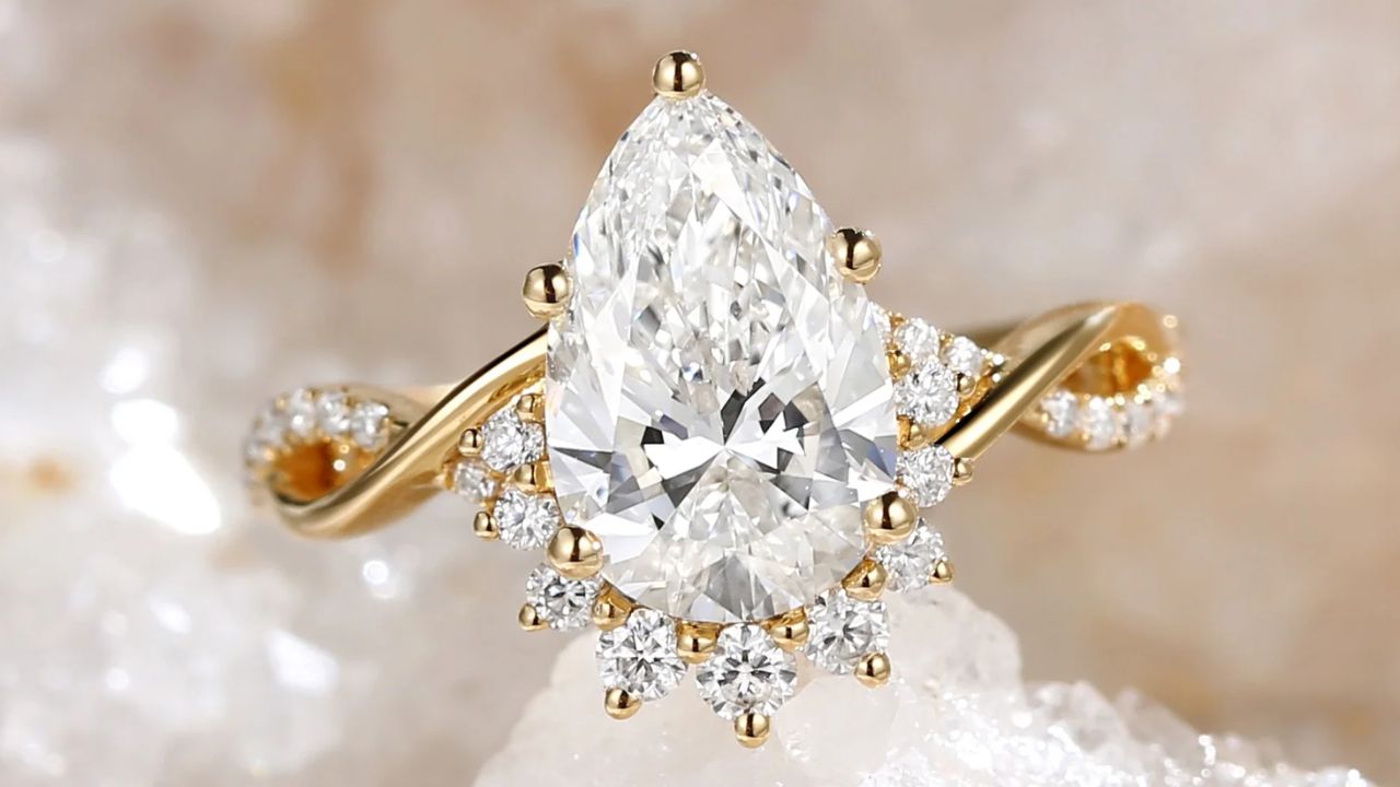 Fall in Love with Felicegals’ Elegant Pear Cut Lab Diamond Rings