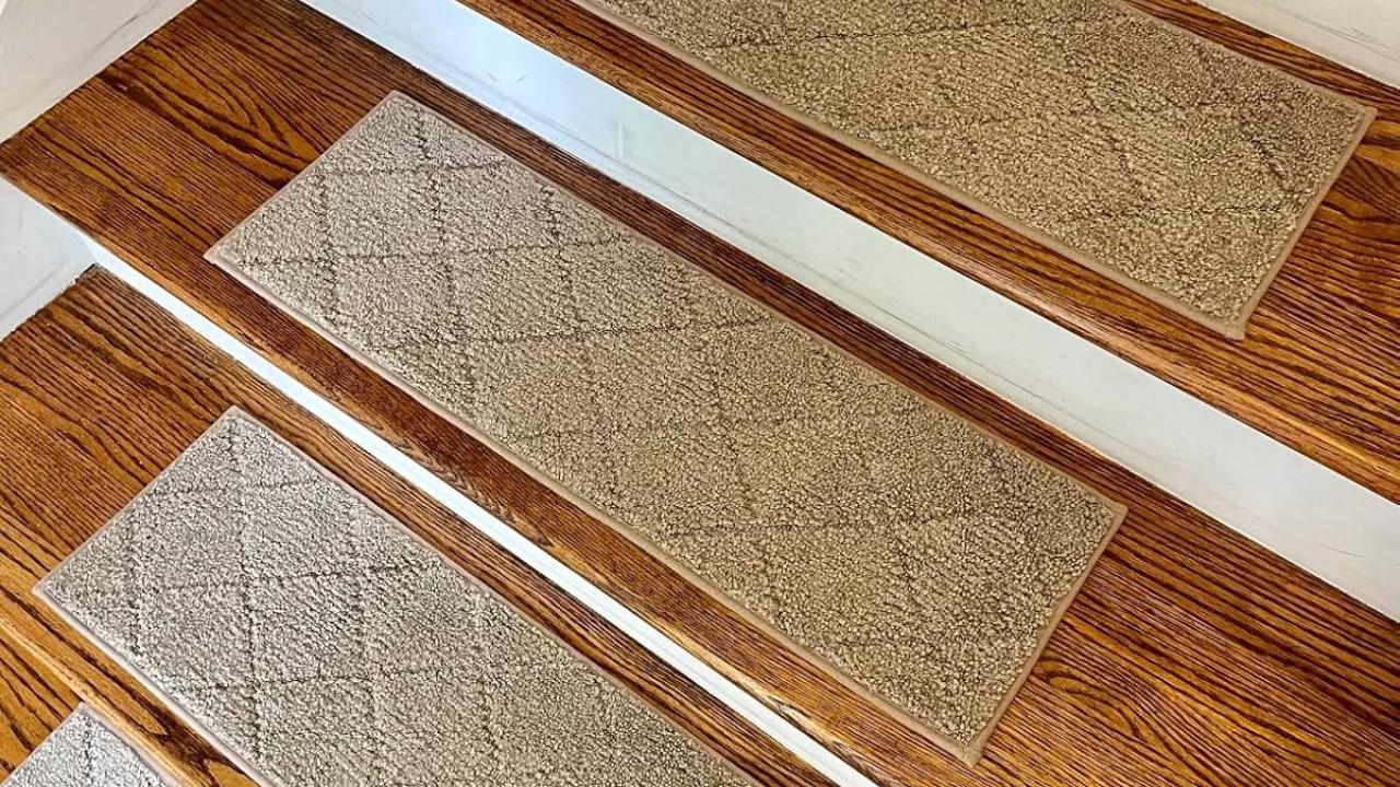 How to Eliminate Wrinkles and Creases in Stair Tread Mats